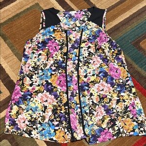 Floral Sleeveless Women's Blouse